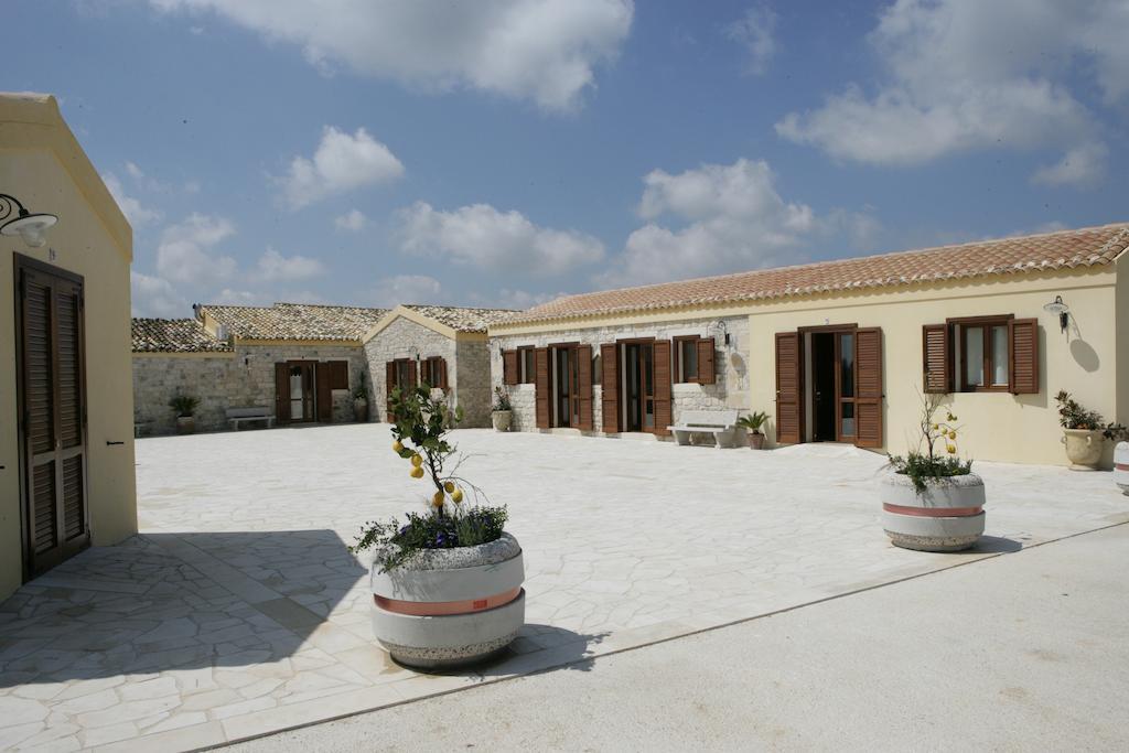 Oasi Di Cava Ispica Villa Pietre Nere San Zagaria ภายนอก รูปภาพ