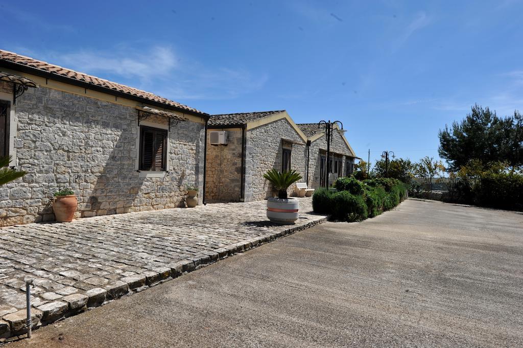 Oasi Di Cava Ispica Villa Pietre Nere San Zagaria ภายนอก รูปภาพ