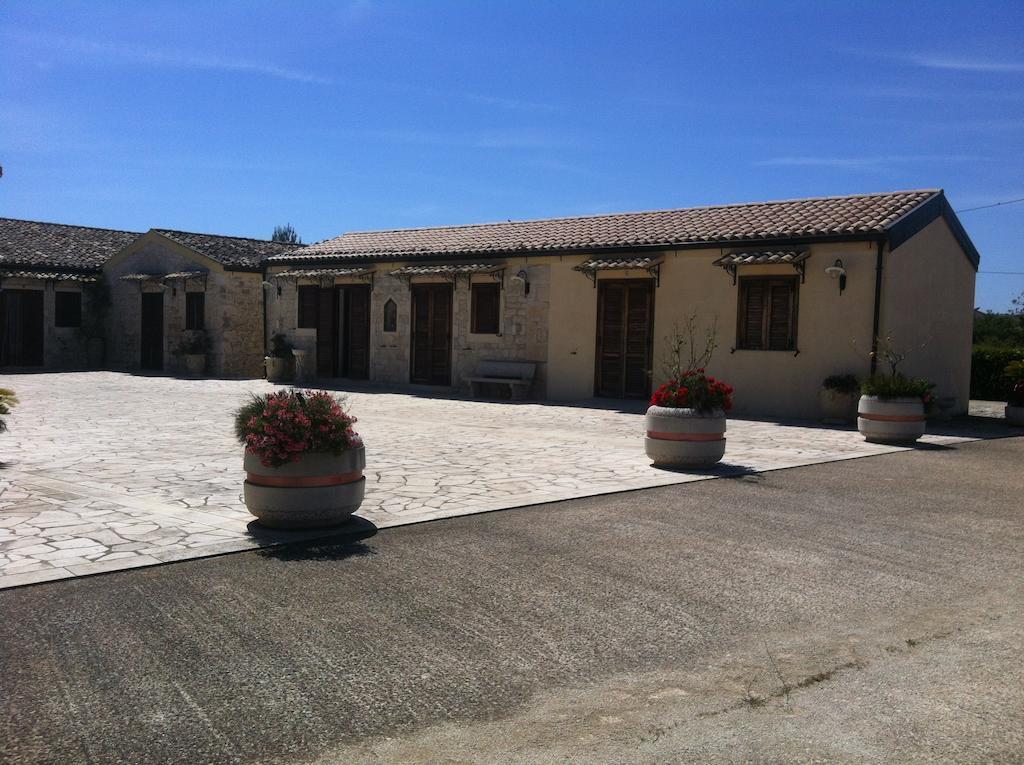 Oasi Di Cava Ispica Villa Pietre Nere San Zagaria ภายนอก รูปภาพ