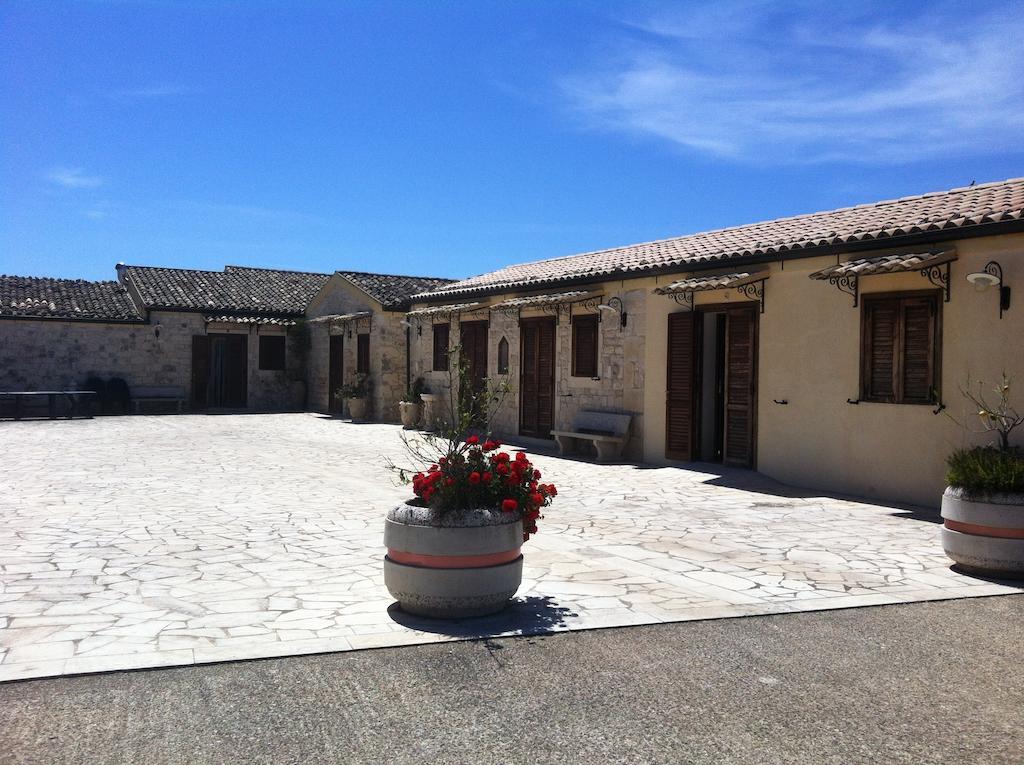 Oasi Di Cava Ispica Villa Pietre Nere San Zagaria ภายนอก รูปภาพ