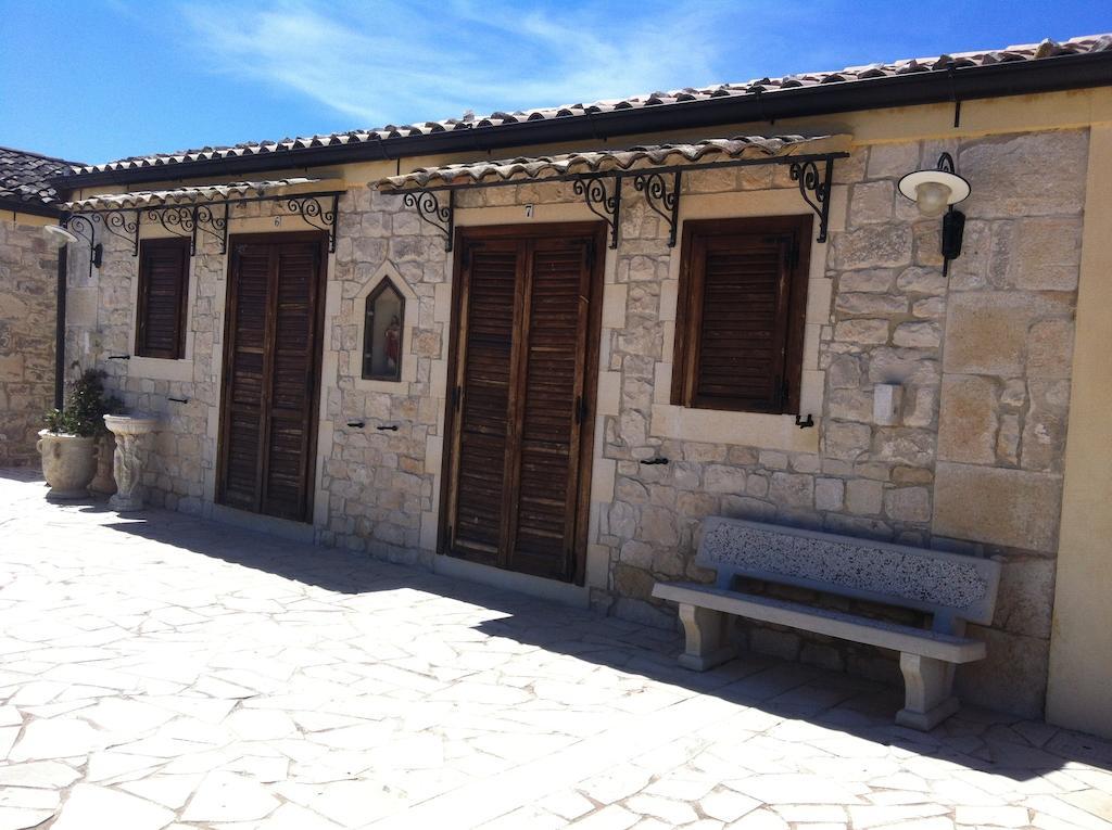 Oasi Di Cava Ispica Villa Pietre Nere San Zagaria ภายนอก รูปภาพ